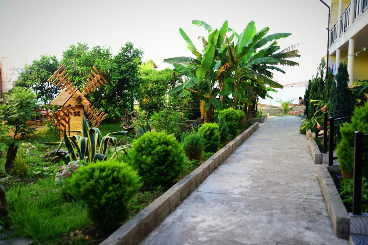 Mini Hotel Vavilon New Athos Exterior photo